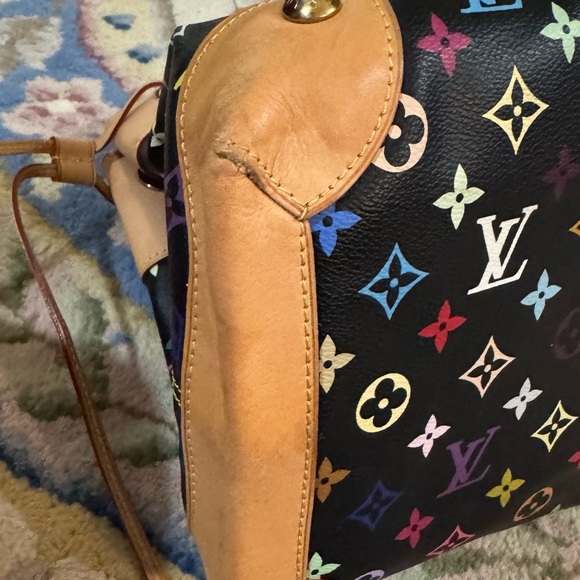 Louis Vuitton Monogram Ursula - Picture 4 of 11